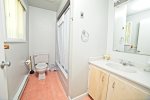 Second bathroom in Vacation Home Rental 